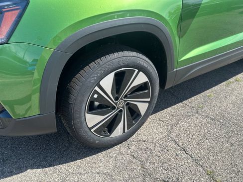 New 2026 Volkswagen Taos SE AWD/4WD image 7