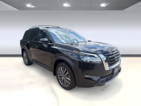 Used 2023 Nissan Pathfinder SL w/ SL Premium Package FWD image 7