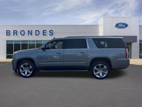 Used 2020 GMC Yukon XL SLE w/ Convenience Package AWD/4WD image 1