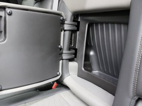 Used 2023 Chevrolet Silverado 1500 ZR2 image 70