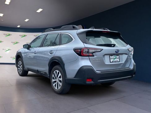Used 2023 Subaru Outback AWD/4WD image 6