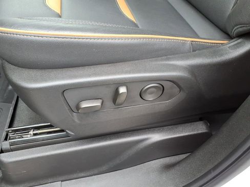 Used 2024 GMC Yukon AT4 image 13