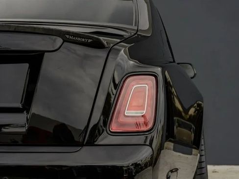 Used 2024 Rolls-Royce Phantom Sedan image 45