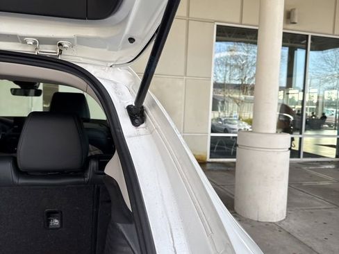 Used 2023 Honda HR-V EX-L image 16