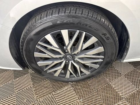Used 2024 Nissan Altima 2.5 SV FWD image 26