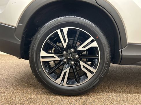 Used 2024 Mitsubishi Eclipse Cross SE image 29