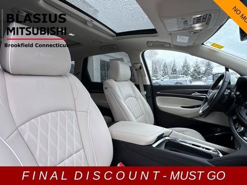 Used 2022 Buick Enclave Avenir image 17