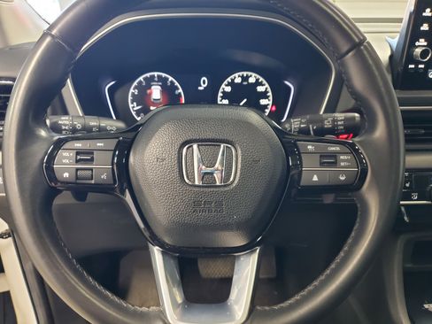 Certified 2024 Honda Pilot Touring image 29