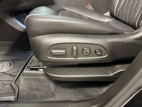 Certified 2022 Buick Enclave Avenir w/ Avenir Technology Package image 27