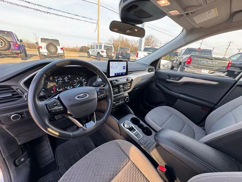 Used 2022 Ford Escape SE w/ Cold Weather Package image 17