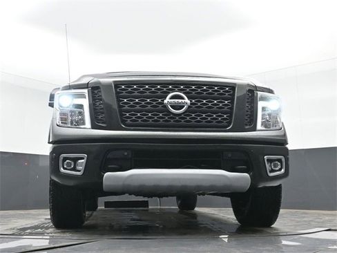 Used 2019 Nissan Titan PRO-4X w/ Pro-4x Convenience Package image 33