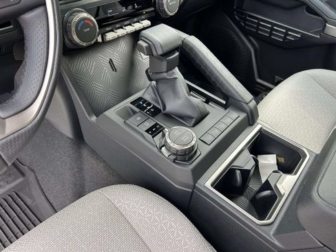 New 2026 Toyota 4Runner SR5 AWD/4WD image 19