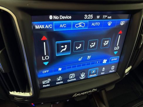 Used 2017 Maserati Levante w/ Luxury Package image 28