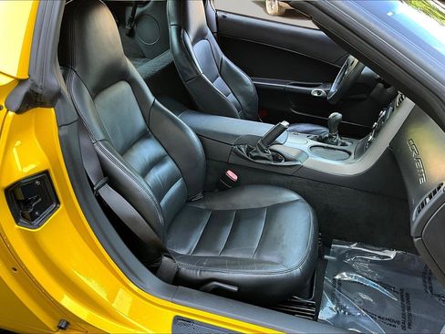 Used 2007 Chevrolet Corvette Coupe w/ Performance Package RWD image 22