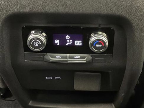 Used 2024 GMC Acadia AT4 image 35