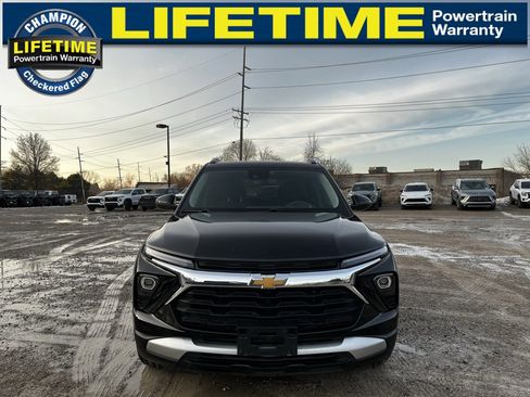 Certified 2025 Chevrolet TrailBlazer LT image 2