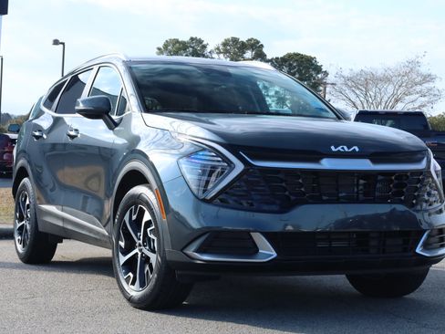 Used 2025 Kia Sportage EX image 7