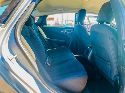 Used 2016 Chrysler 200 Limited image 25
