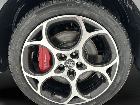 Used 2024 Alfa Romeo Tonale Veloce AWD/4WD image 8
