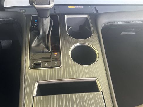 Used 2025 Toyota Sienna XLE FWD image 43