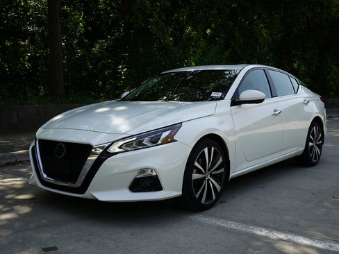 Used 2022 Nissan Altima 2.5 Platinum image 5