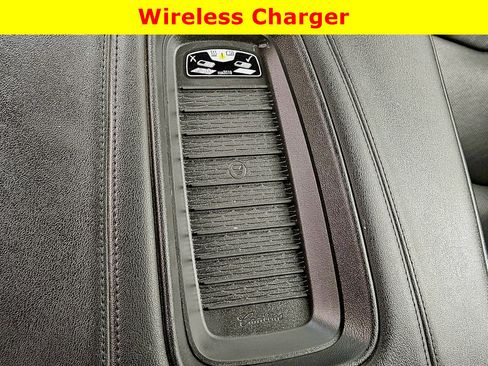 Used 2020 Cadillac Escalade ESV Premium Luxury image 28