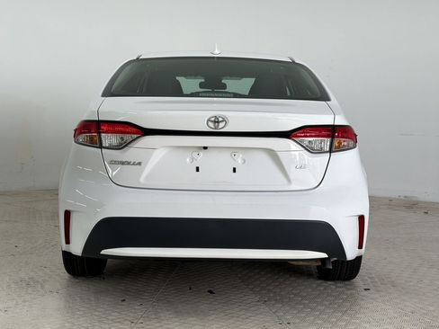 Used 2021 Toyota Corolla LE FWD image 10