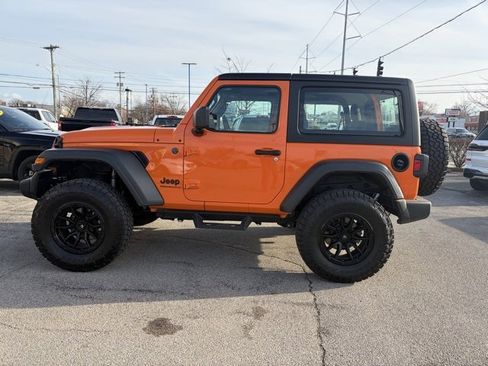 Used 2025 Jeep Wrangler Sport image 3