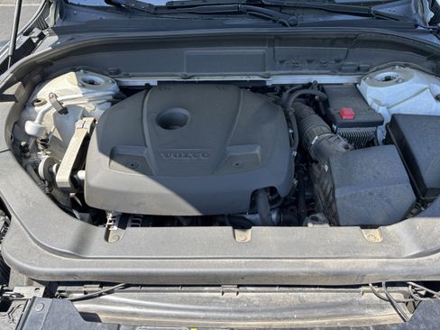 Used 2018 Volvo XC60 T6 Momentum w/ Vision Package AWD/4WD image 36