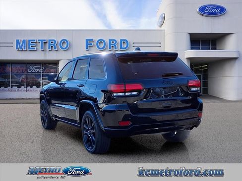 Used 2021 Jeep Grand Cherokee Laredo X image 6