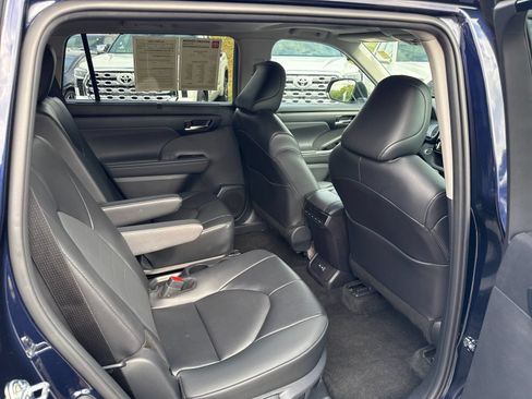 Used 2026 Toyota Highlander XLE AWD/4WD image 25