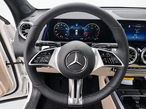 New 2026 Mercedes-Benz GLB 250 4MATIC image 14