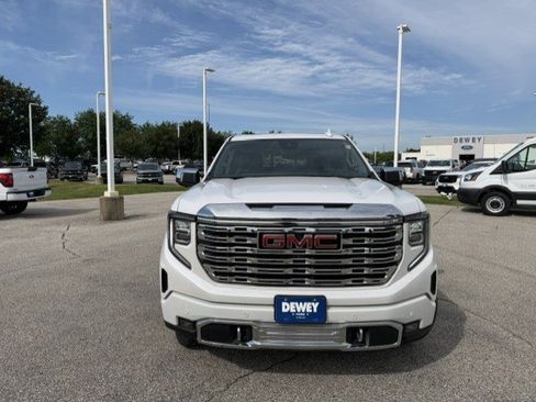 Used 2025 GMC Sierra 1500 Denali w/ Denali Reserve Package AWD/4WD image 2