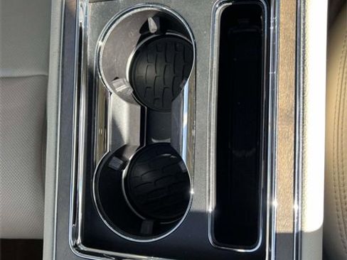 Certified 2020 Lincoln Continental Reserve image 20