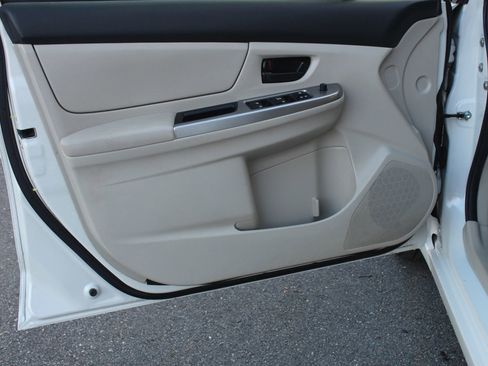 Used 2016 Subaru Impreza 2.0i image 12