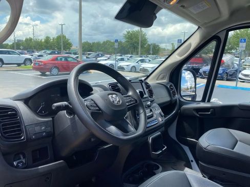 Used 2025 RAM ProMaster 2500 w/ Convenience Group FWD image 13
