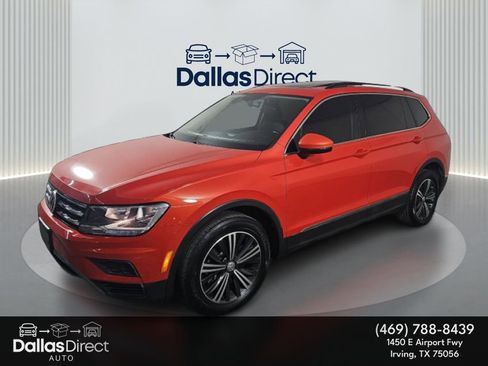 Used 2018 Volkswagen Tiguan SE w/ Panoramic Sunroof Package image 2