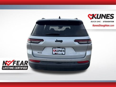 Used 2023 Jeep Grand Cherokee L Laredo image 10