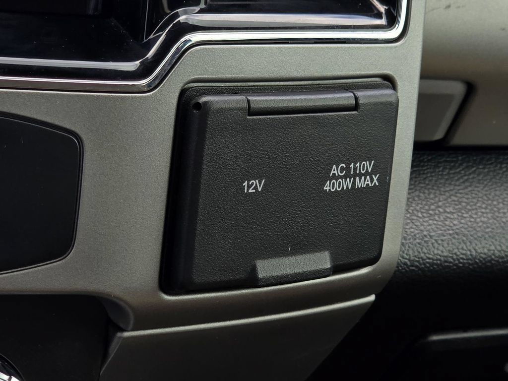 Used 2022 Ford F250 Lariat w/ Tremor Off-Road Package AWD/4WD image 28