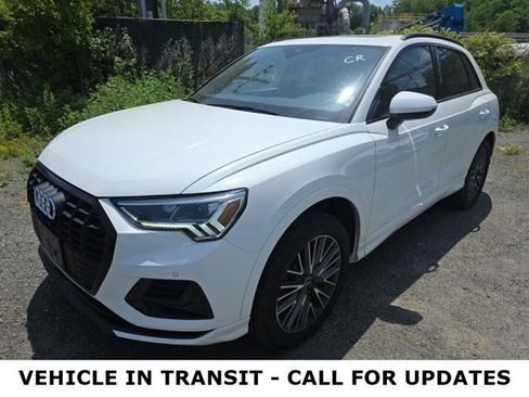 Used 2023 Audi Q3 2.0T Premium w/ Convenience Package AWD/4WD image 1