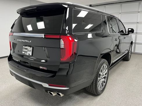 Used 2026 GMC Yukon XL Denali w/ Sun & Power Step Package AWD/4WD image 10