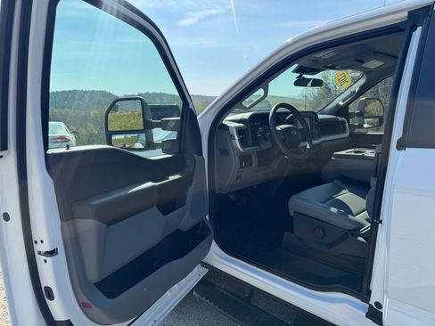 Used 2023 Ford F350 XL w/ Snow Plow Prep Package image 11