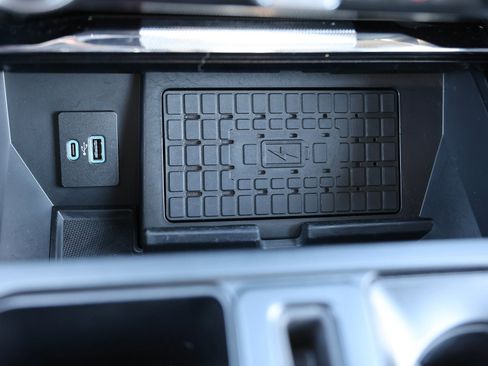 Used 2023 Ford F150 Lariat w/ Trailer Tow Package image 34