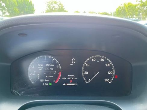 Used 2025 Honda HR-V Sport image 10