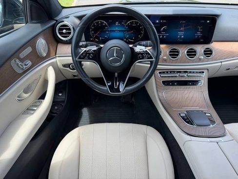 Used 2023 Mercedes-Benz E 350 4MATIC Sedan image 10
