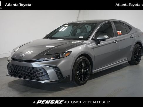 Certified 2026 Toyota Camry SE image 1