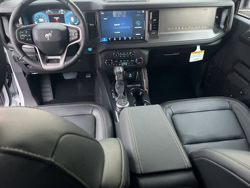 New 2025 Ford Bronco Badlands image 15