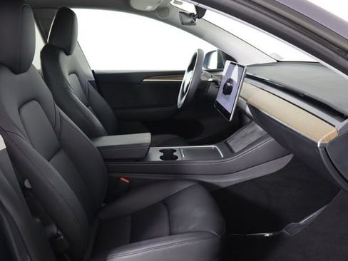 Used 2023 Tesla Model Y 2WD image 17