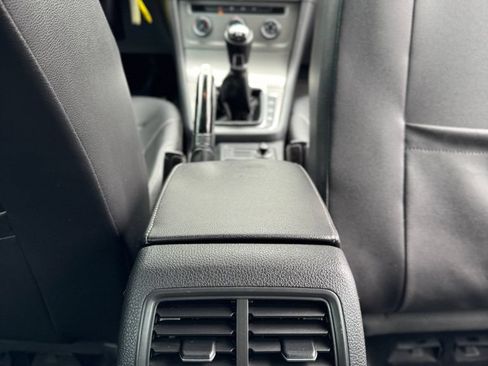 Used 2015 Volkswagen Golf S FWD image 26