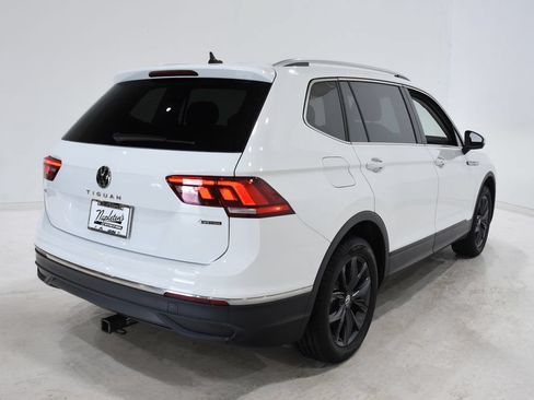 Used 2024 Volkswagen Tiguan SE AWD/4WD image 4